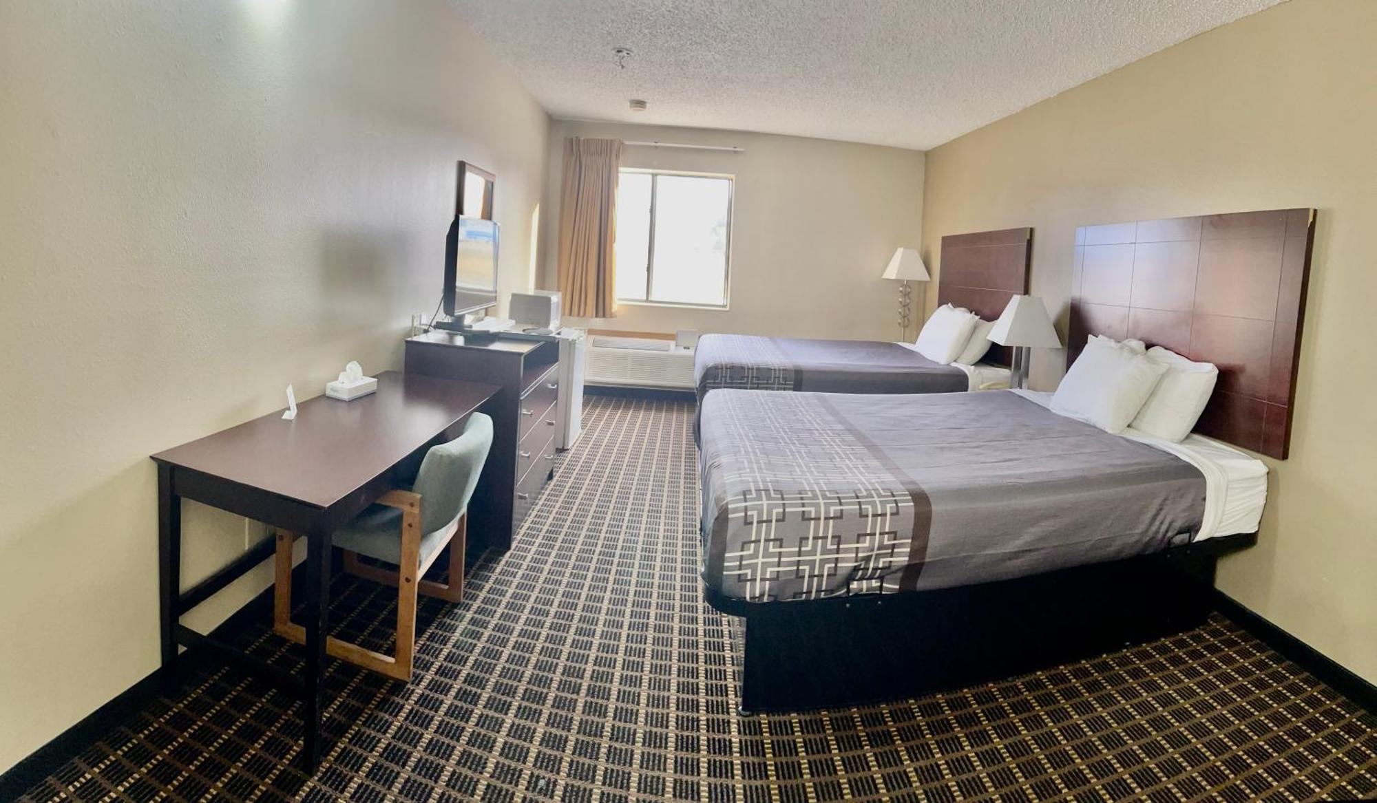 Designer Inn And Suites Toledo Exteriör bild