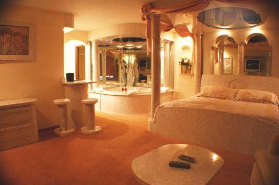 Designer Inn And Suites Toledo Exteriör bild
